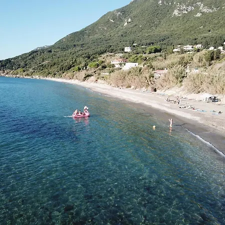 Dyonisis Case de vacanță Paramonas (Corfu)